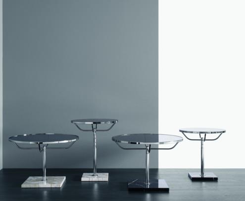 طاولة Pronto بإطار من الكروم وبقاعدة من الرخم الأبيض والأسود